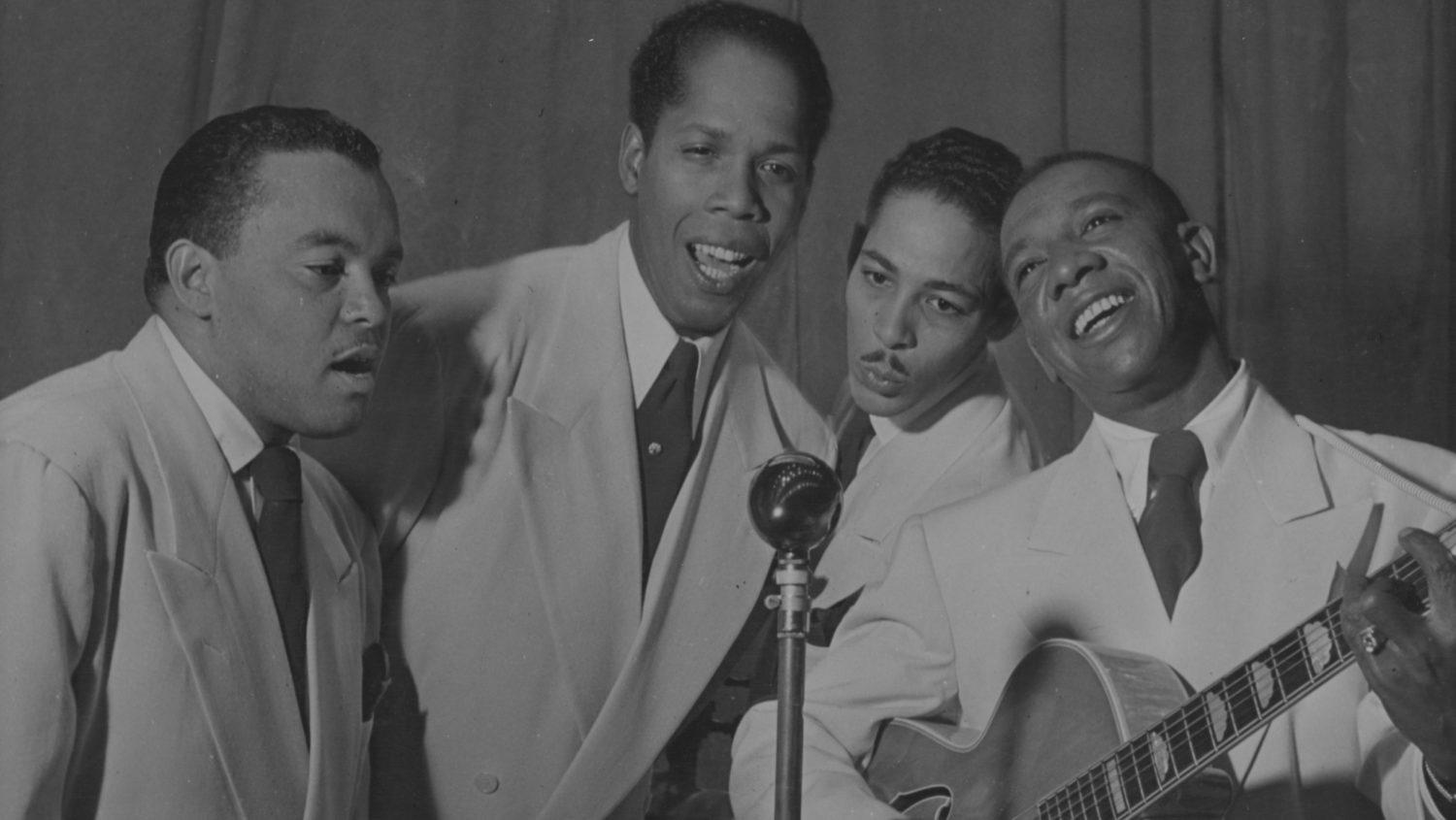 洋楽 Dharmoney - Demo Harmony, Teenagers And 'The Complete Story Of Doo-Wop' | WAMU
