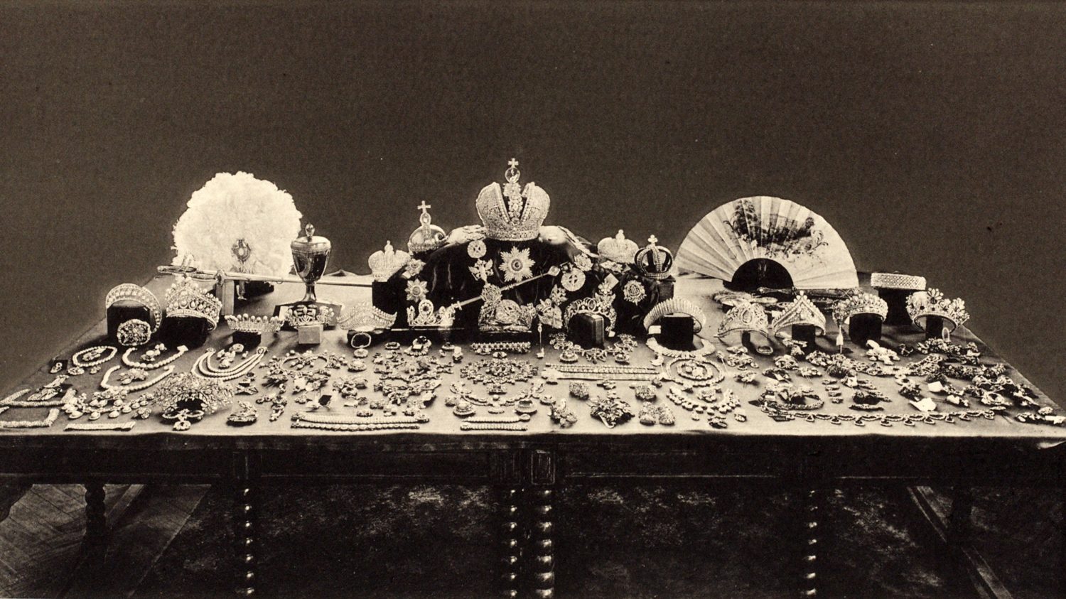 R*n様 まとめ 遺品整理 冠婚葬祭 K18 SILVER The Mysterious Disappearance Of The Russian Crown Jewels | WAMU