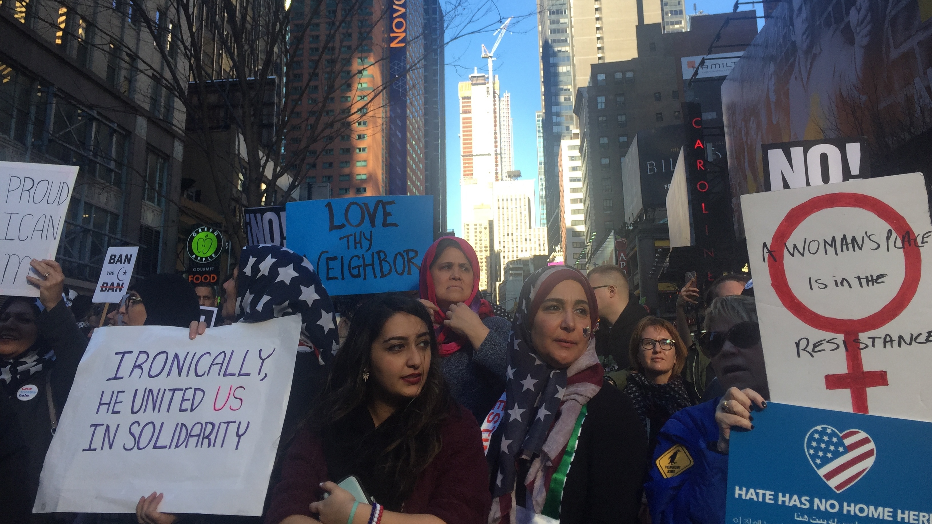 In Times Square Protesters Take To The Streets To Say I Am Muslim Too