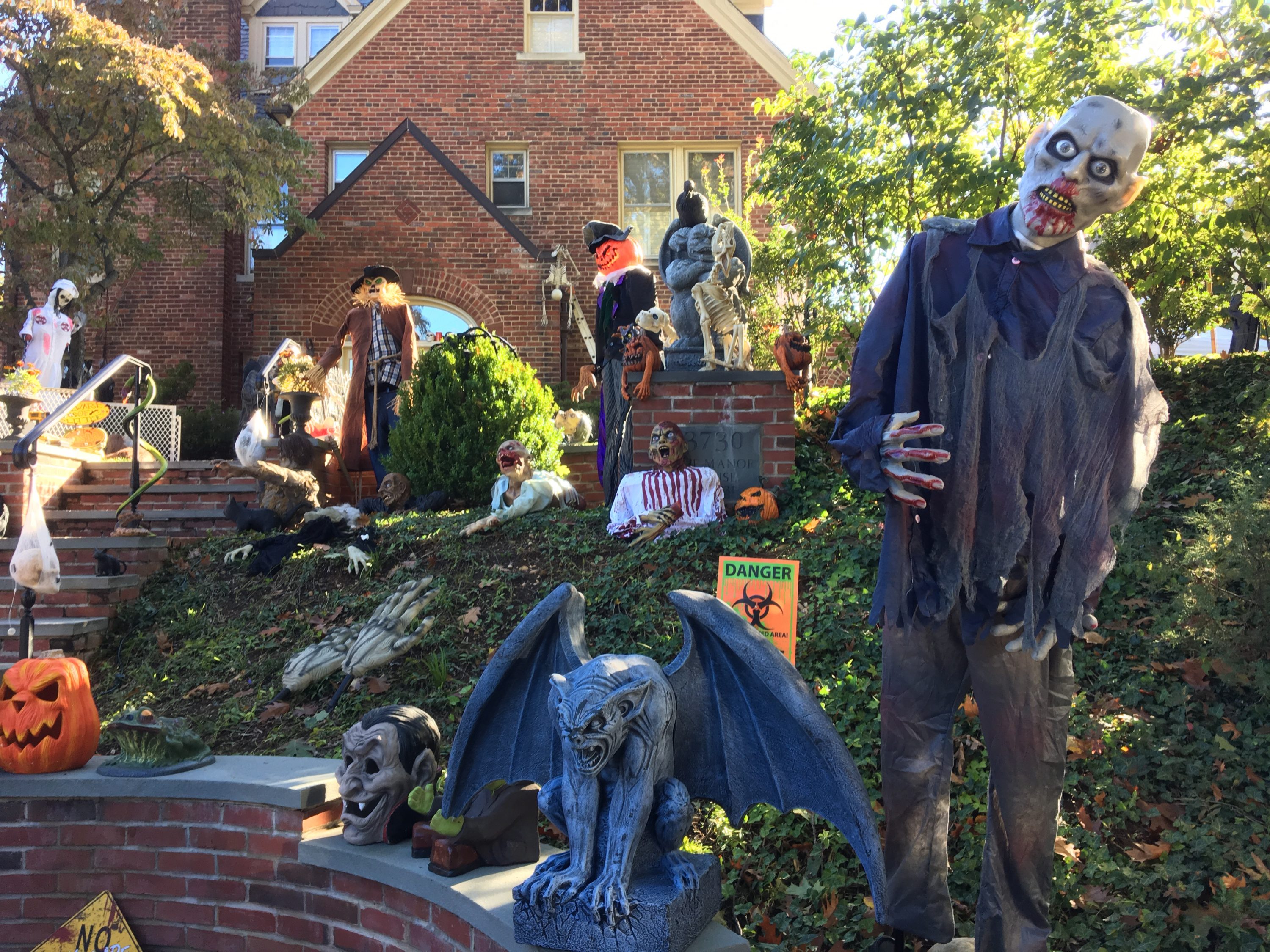 Zombies Killer Clowns And Severed Heads For Some Decorating For Halloween Is A Scary Pleasure Wamu