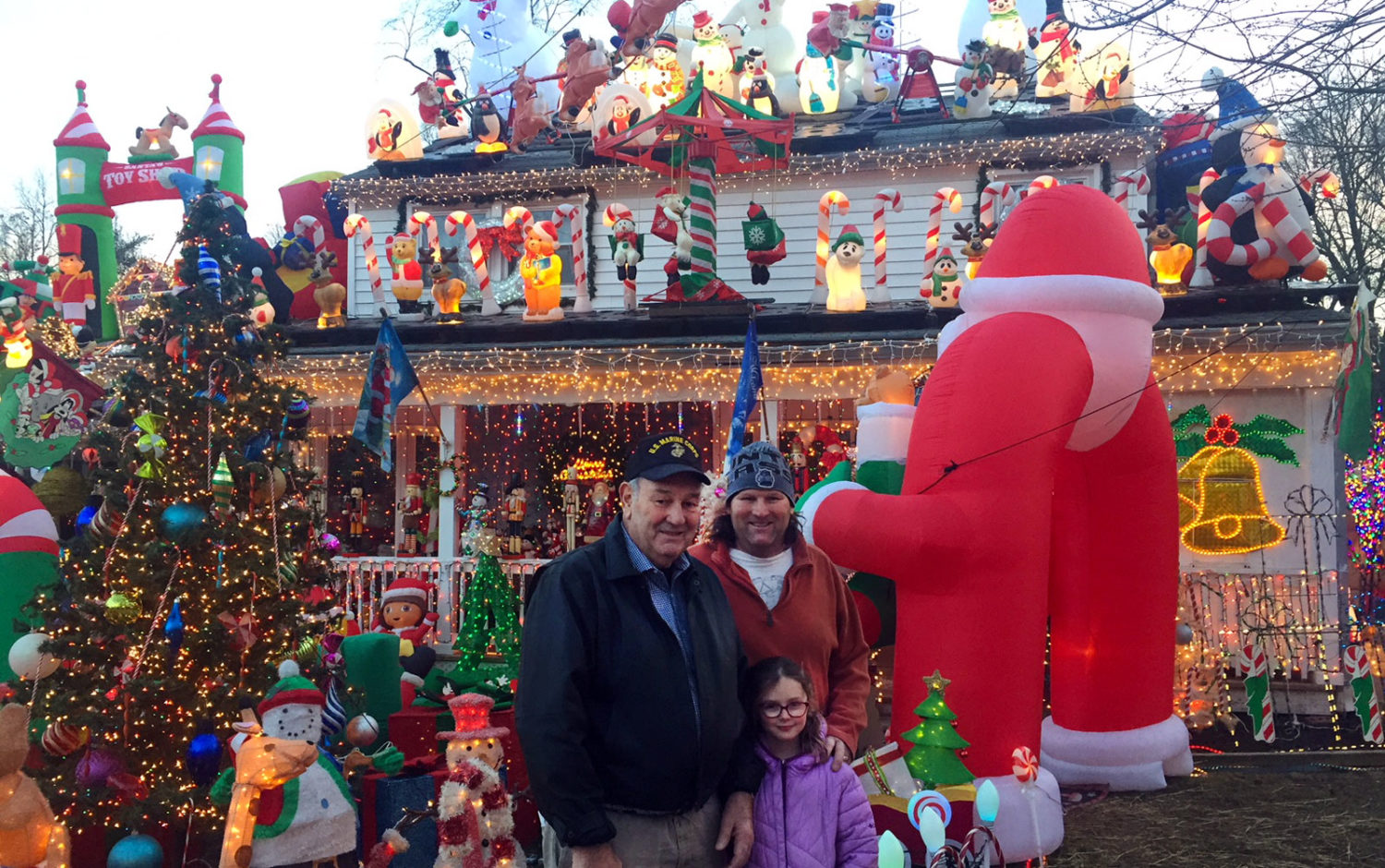 Alexandria Va Christmas Tree Lighting 2022 Inside Northern Virginia's Craziest Christmas Display, Where Even Santa  Does Push Ups | Wamu