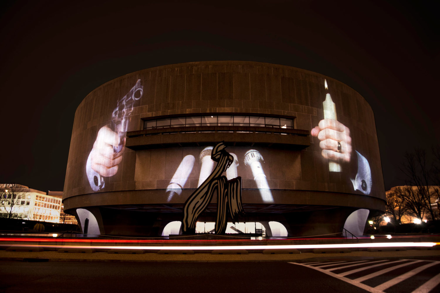 アート・デザイン・音楽 ART OF PROJECTION A Startling Public Art Display Is Coming To The Hirshhorn. What