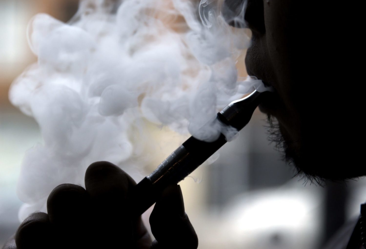 You Have To Be 21 To Smoke In Illinois. Will New Law Affect Teen Vaping?