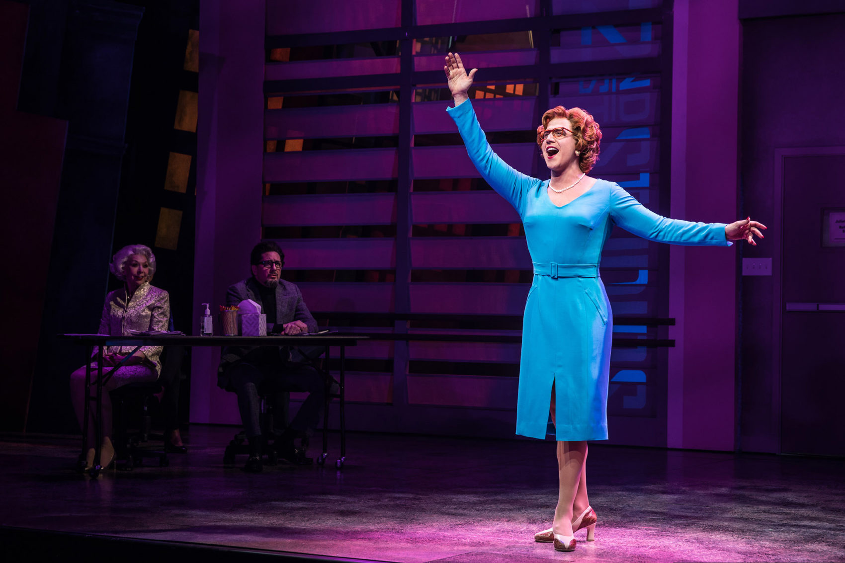 Santino Fontana Shines In Broadway S Updated Relentlessly Funny Tootsie Wamu