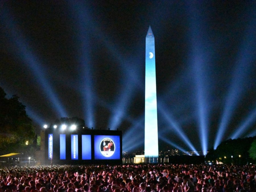 Moon Landing Projection Brings Crowd Of 500 000 To The Mall Wamu
