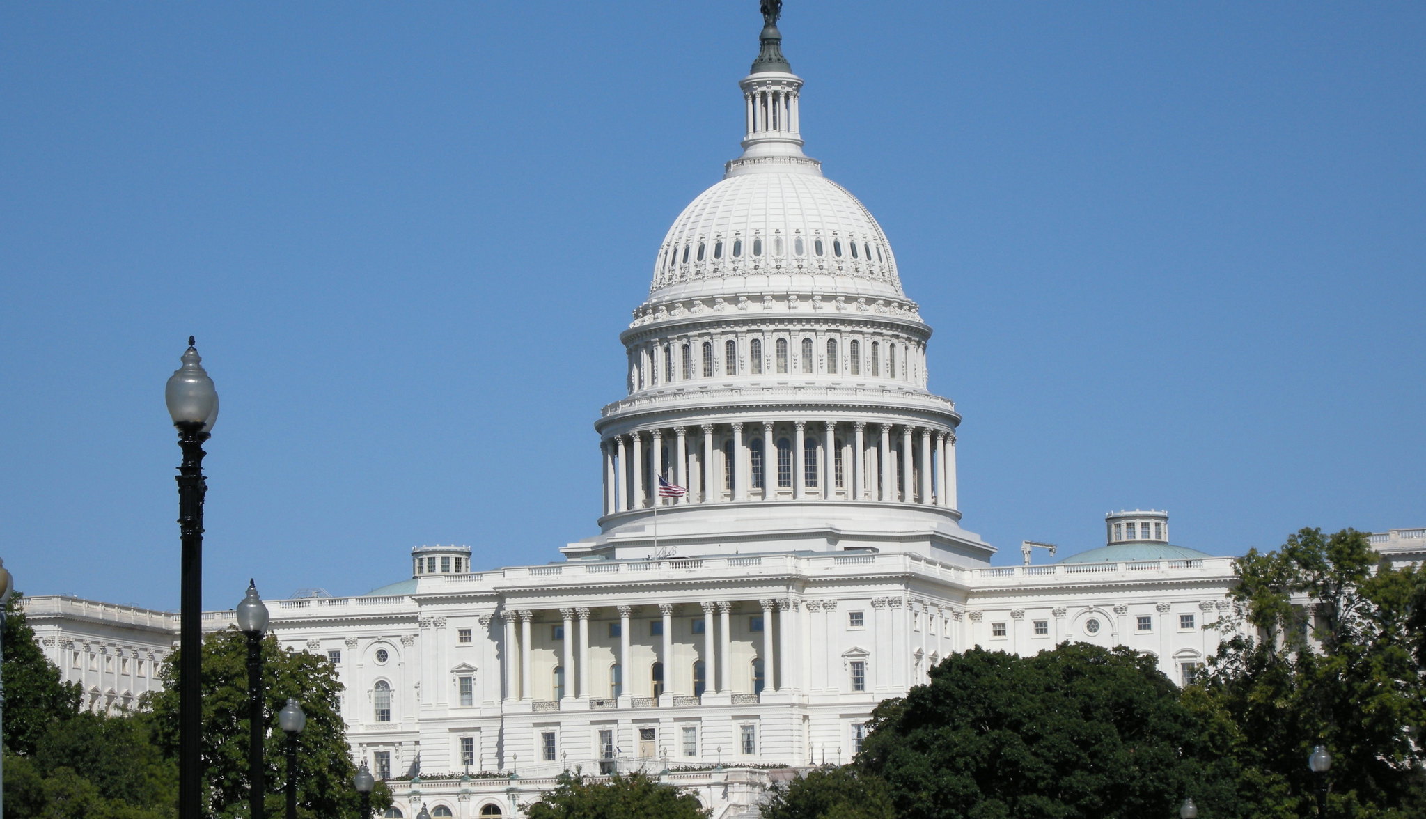 Trump Issues Largest Pay Raise In A Decade For Washington Area Federal