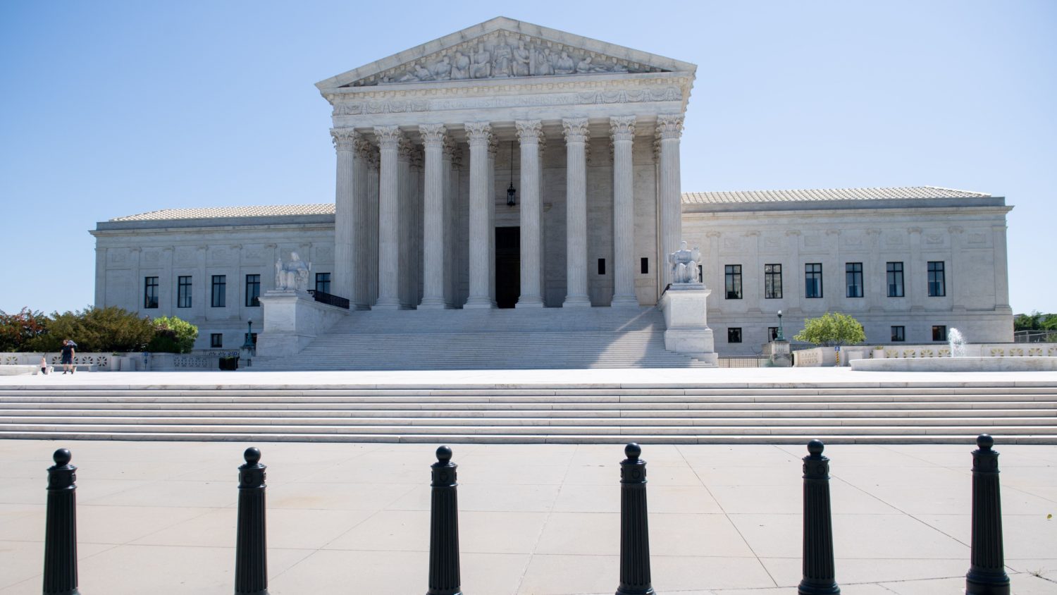where do the supreme court justices live