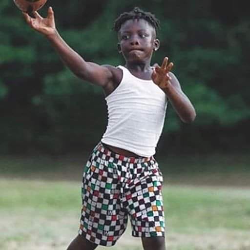 Davon McNeal catching a football