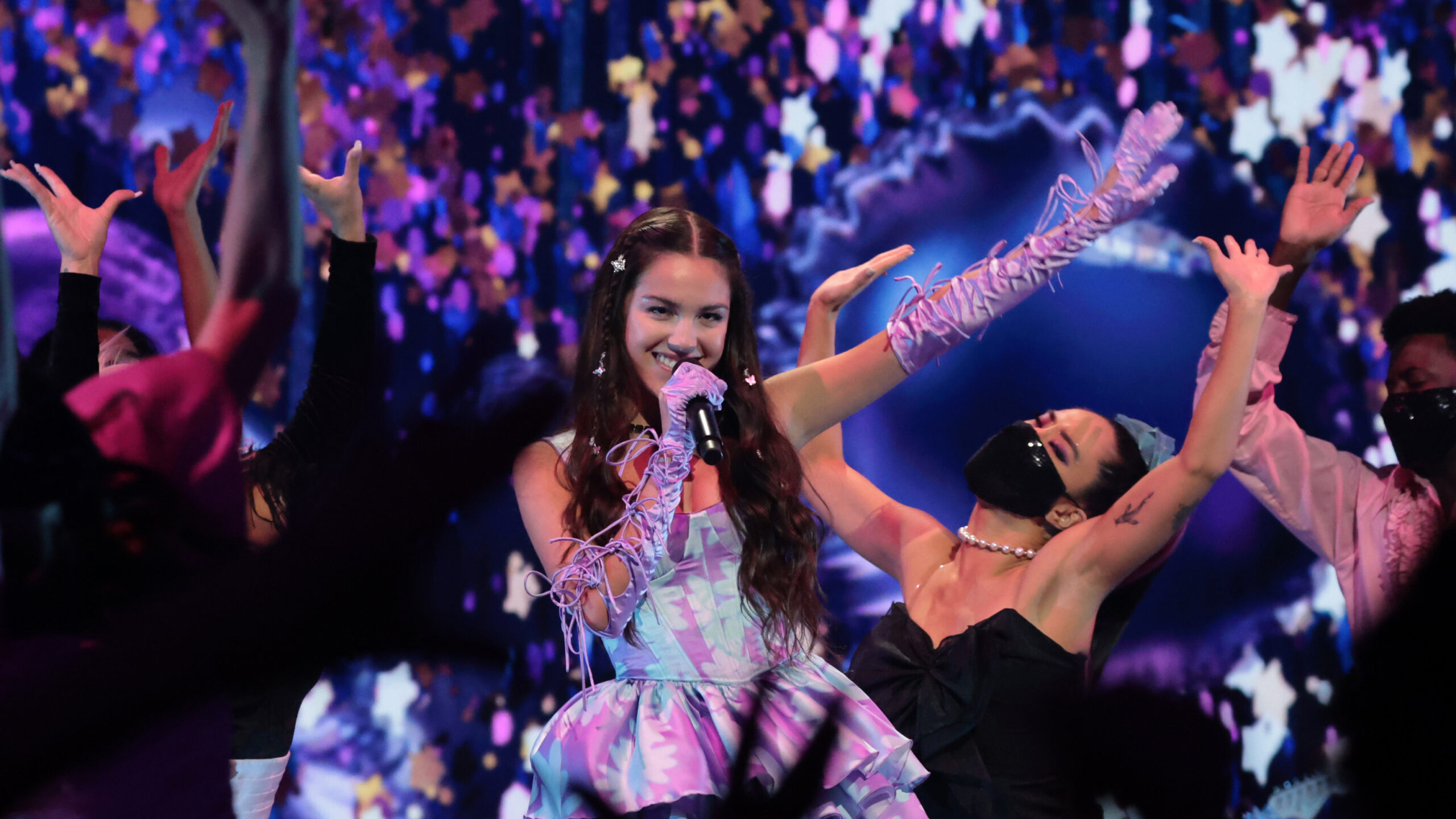 Fans are sour after scalpers snap up Olivia Rodrigo concert tickets | WAMU