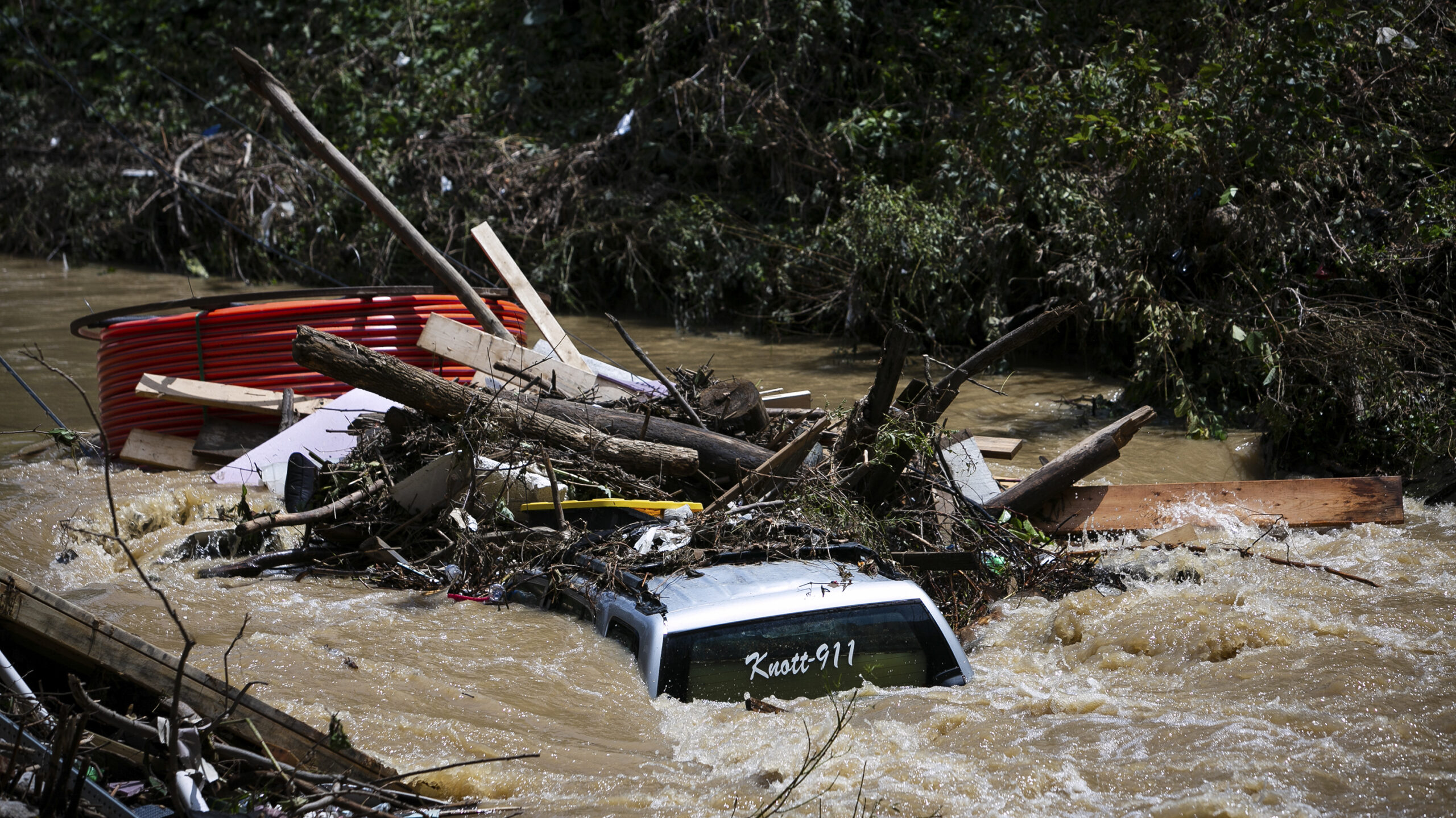 After devastating floods, Kentucky residents now face high heat and