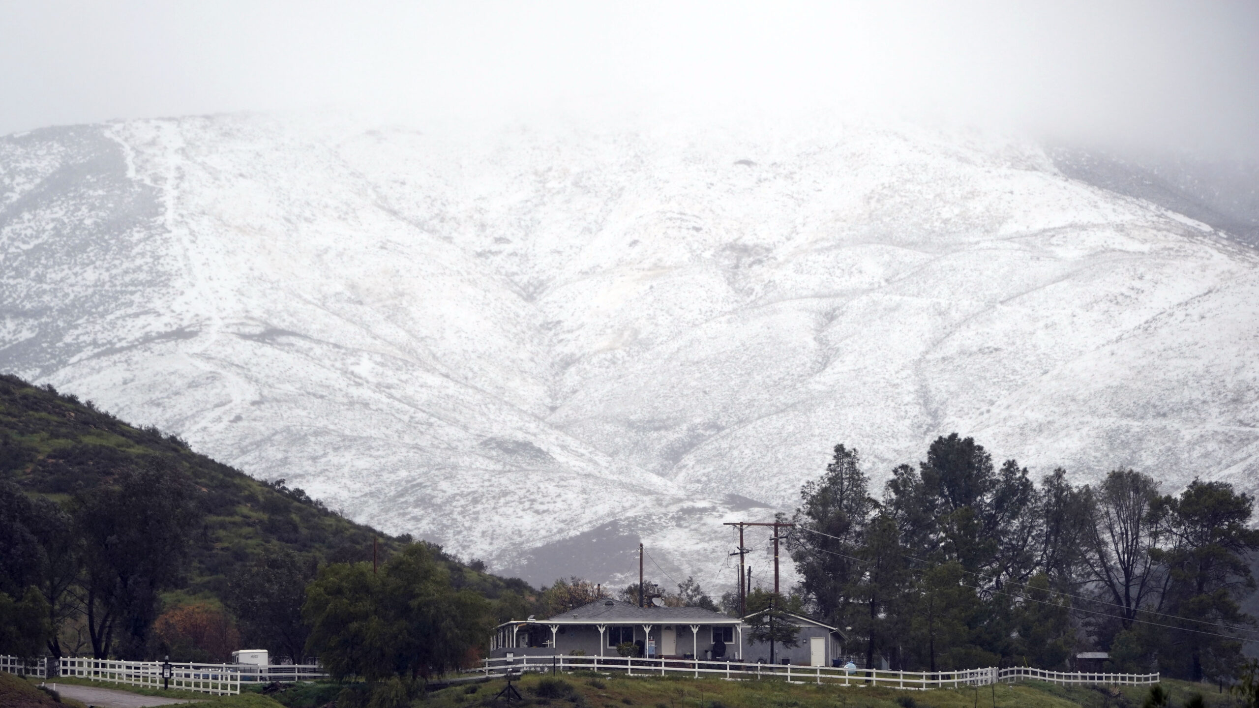 Snow blankets los angeles area in rare heavy storm wamu