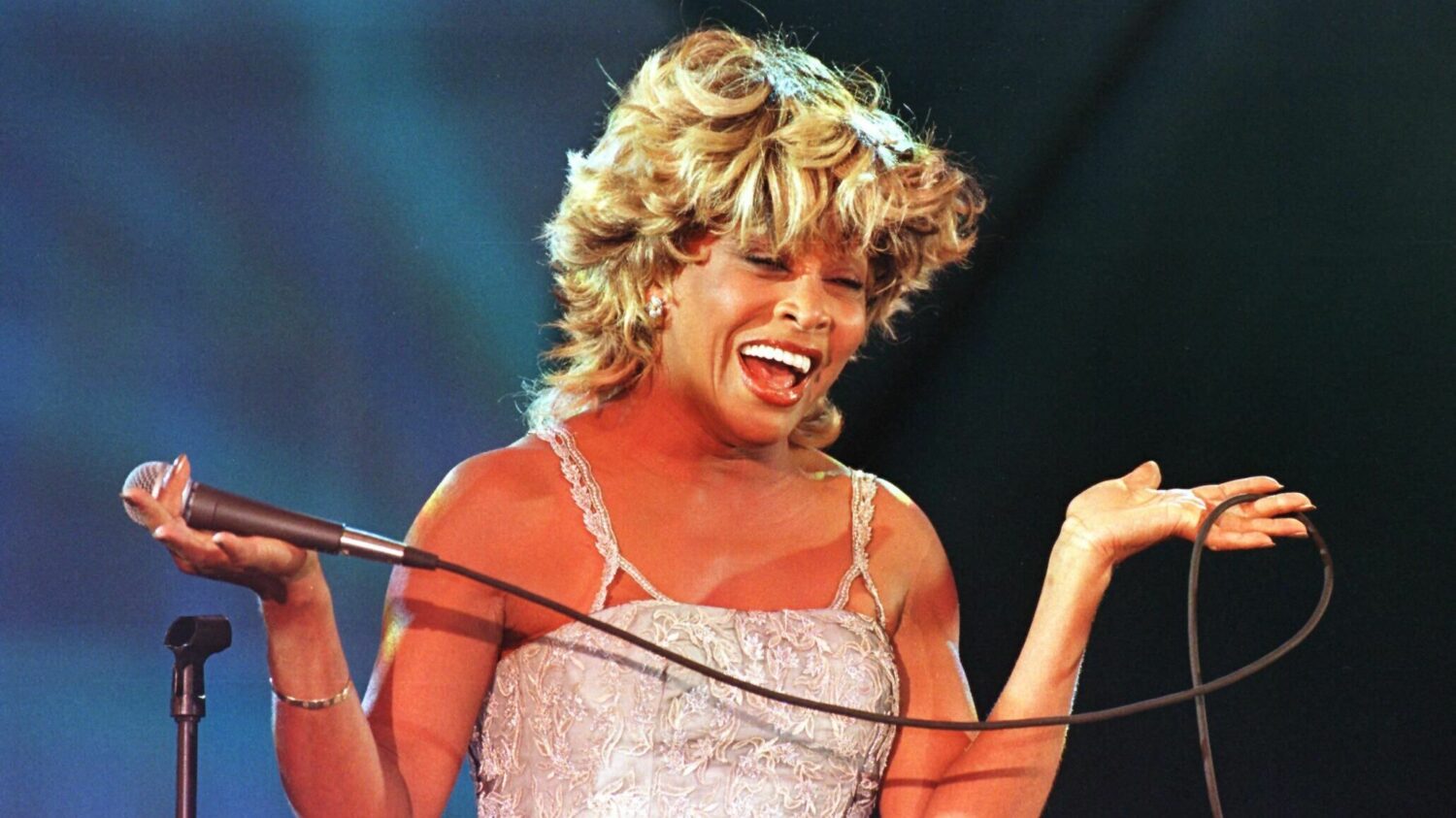 tina turner orange dress Tina Turner in Bob Mackie's flame dress