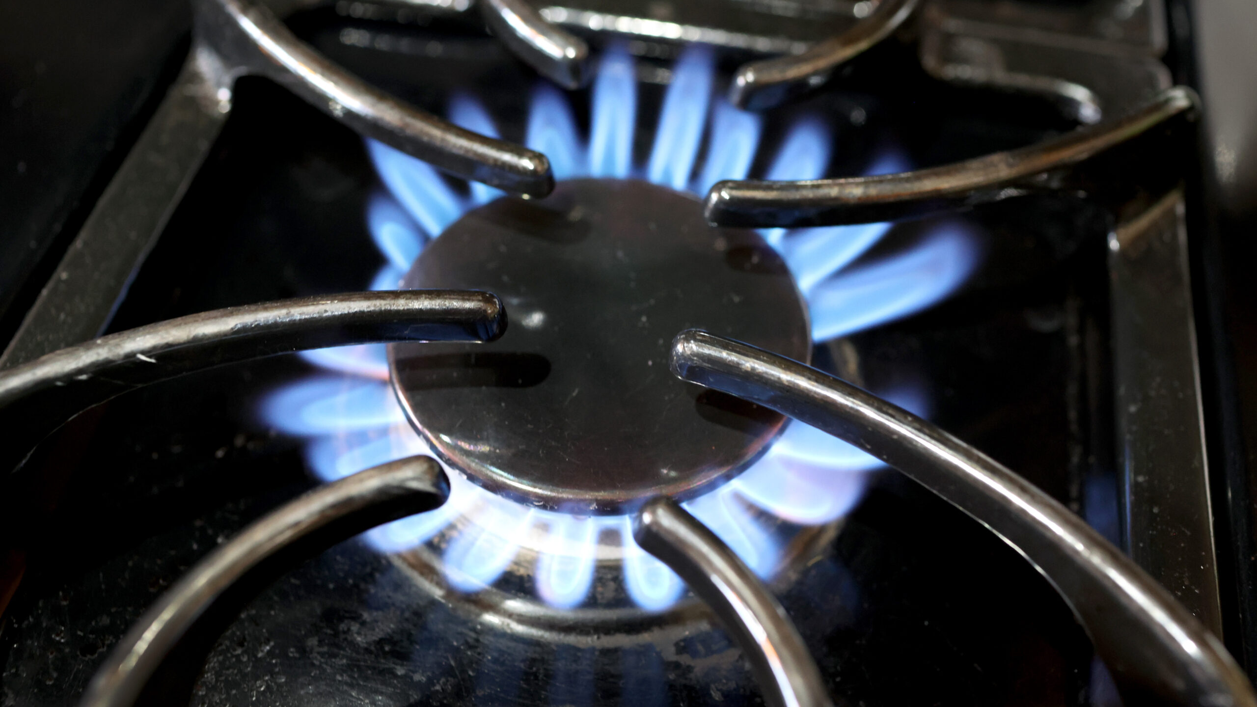 Gas stoves pollute homes with benzene, which is linked to cancer WAMU