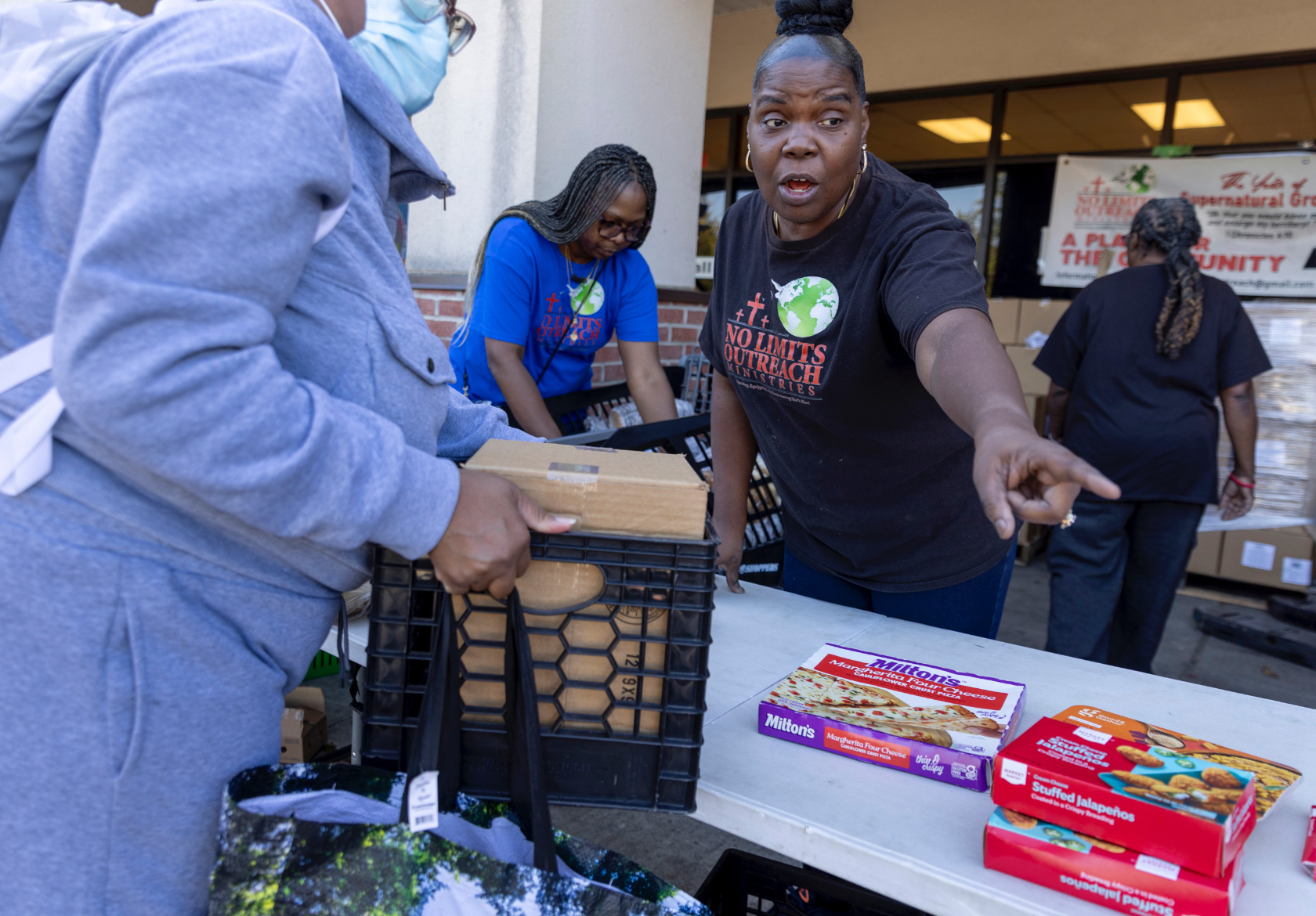 In Maryland, a spike in need is sending federal workers to food distribution sites – WAMU